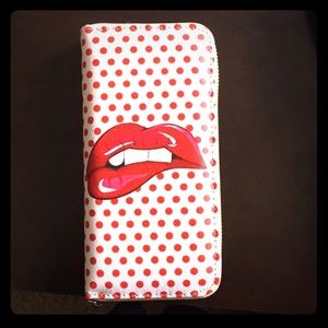Sexy & Luscious Lips Design Wallet